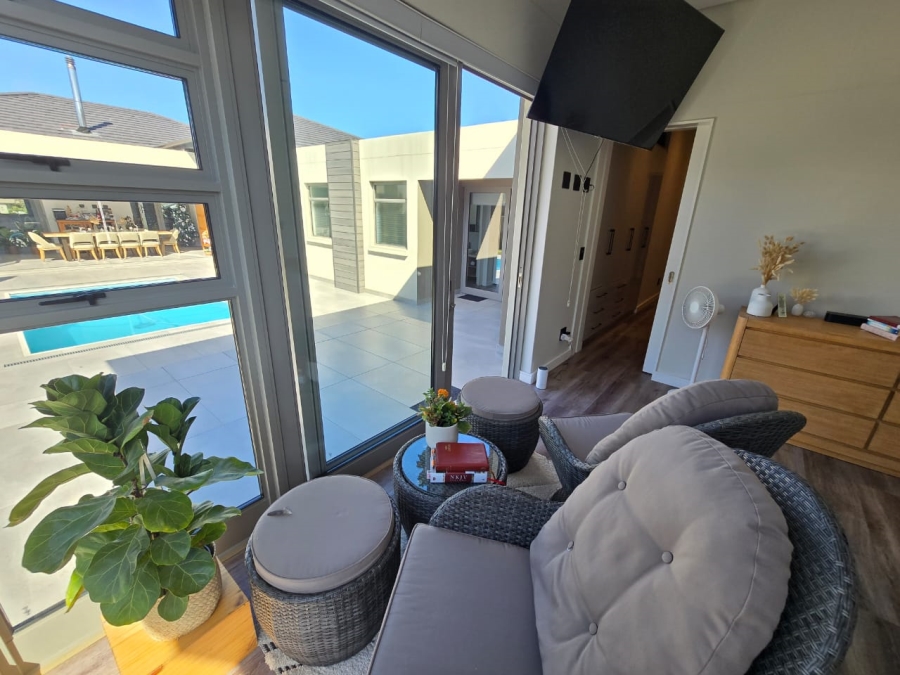 4 Bedroom Property for Sale in Oubaai Western Cape